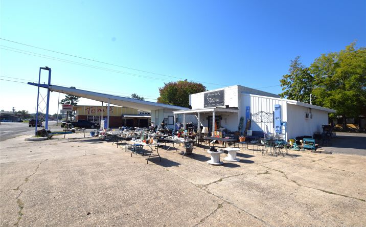 Pictures of Mixed Use property located at 326 S 2nd Street, Stilwell, OK 74960 for sales - image #1