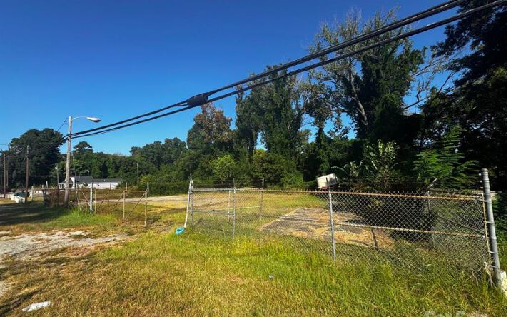 Pictures of Land property located at 510 E Arch St, Lancaster, SC 29720 for sales - image #1