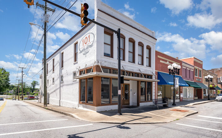 Pictures of Multifamily property located at 101 W Main St, Union, SC 29379 for sales - image #1