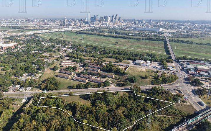Pictures of Land property located at 1526 E Clarendon Dr, Dallas, TX 75203 for sales - image #1