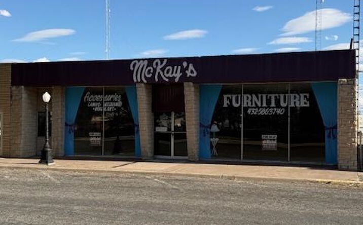Pictures of Retail property located at 115 E Winkler St, Kermit, TX 79745 for sales - image #1