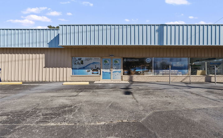 Pictures of Retail property located at 1400 W Bay Dr, Largo, FL 33770 for sales - image #1
