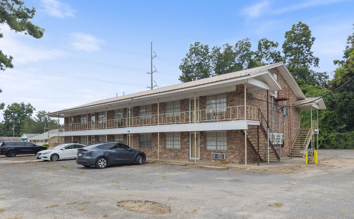 Pictures of Multifamily property located at 2213 E 7th Ave, Pine Bluff, AR 71601 for sales - image #1