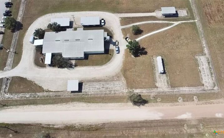 Pictures of Industrial, Retail property located at 400 Warehouse Rd, Victoria, TX 77905 for sales - image #1