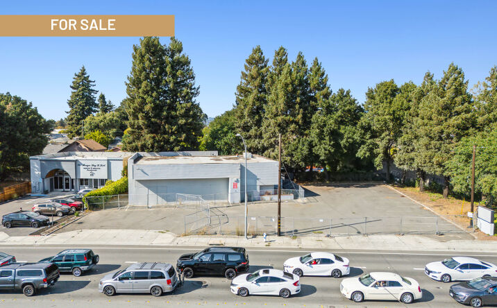 Pictures of Retail property located at 131 College Ave, Santa Rosa, CA 95401 for sales - image #1
