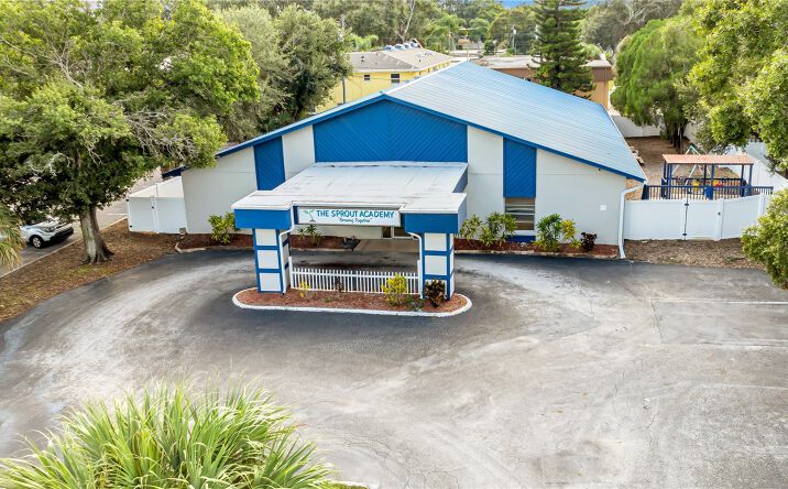 image of property at 1419 SUNSET POINT RD Clearwater FL 33755-1537