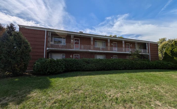 Pictures of Multifamily property located at 131 Broad Meadows Boulevard, Columbus, OH 43214 for sales - image #1