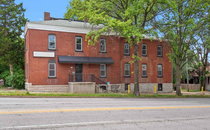 Pictures of Mixed Use property located at 1323 S Jefferson Avenue, St. Louis, MO 63104 for sales - image #1
