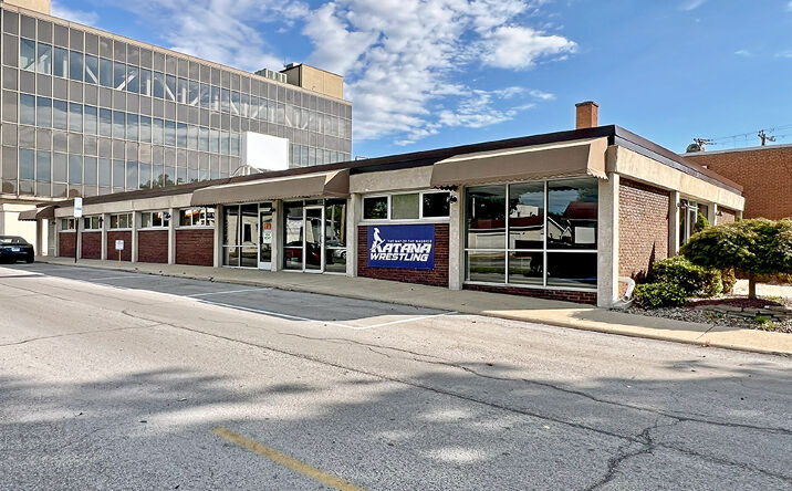 Pictures of Office, Retail property located at 1117 Washington St, Highland, IL 62249 for sales - image #1