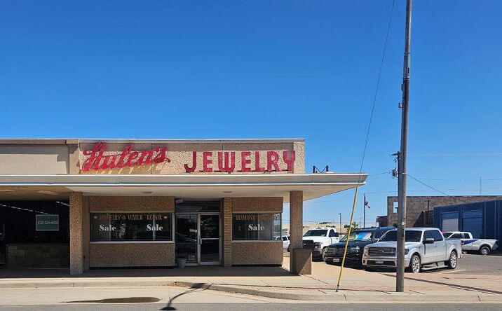 Pictures of Retail property located at 112 N Main St, Andrews, TX 79714 for sales - image #1
