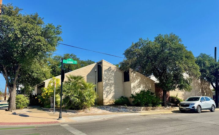 Pictures of Office, Retail property located at 801 Corpus Christi St, Laredo, TX 78040 for sales - image #1