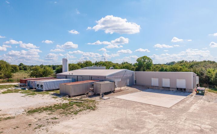 Pictures of Industrial property located at 1005 NW 4th St, Hubbard, TX 76648 for sales - image #1