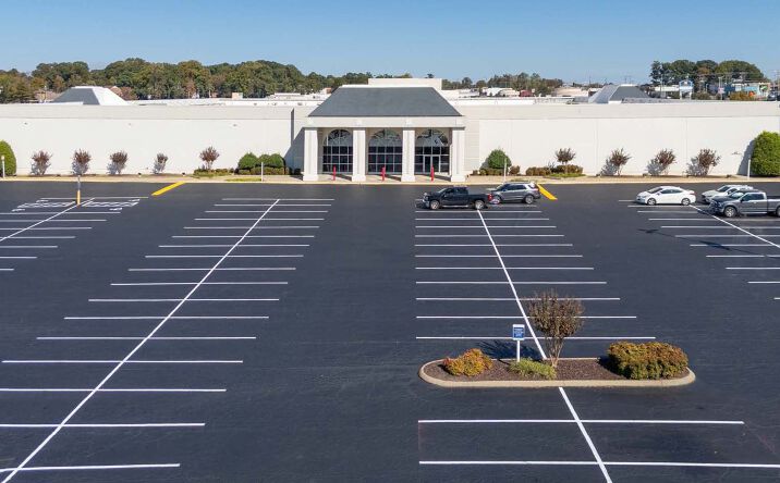 Pictures of Retail property located at 309 Huffman Mill Rd, Burlington, NC 27215 for sales - image #1