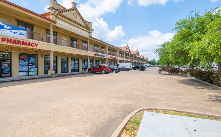 Pictures of Mixed Use, Retail property located at 12989 Bellaire Blvd, Unit# 3, Houston, TX 77072 for sales - image #1