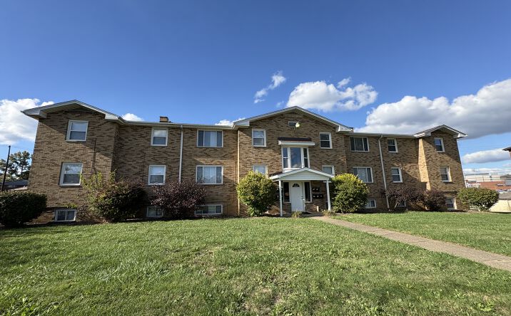 Pictures of Multifamily property located at 1469 W Valentine Cir NW, Canton, OH 44708 for sales - image #1