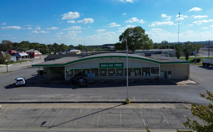 Pictures of Retail property located at 601 Brown Ave, Osawatomie, KS 66064 for sales - image #1