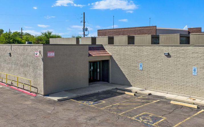 Pictures of Office property located at 2345 W Glendale Ave, Phoenix, AZ 85021 for sales - image #1