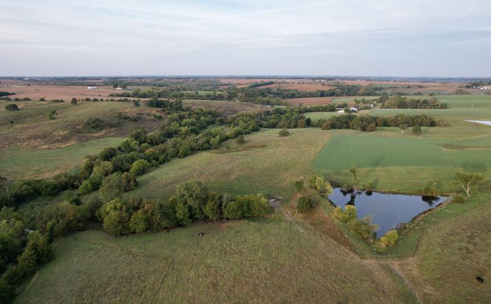 Pictures of Land property located at Highway R35 & 280th Avenue, Truro, IA 50257 for sales - image #1