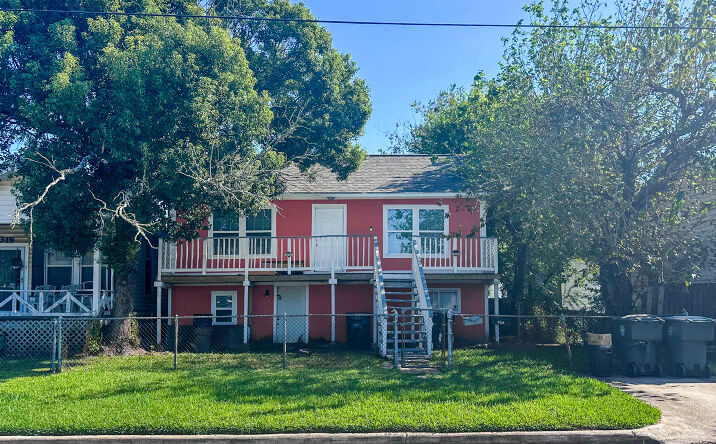 Pictures of Multifamily property located at 4323 Avenue R 1/2, Galveston, TX 77550 for sales - image #1