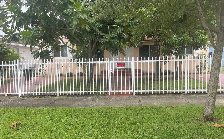 Pictures of Multifamily property located at 534 NW 113th St, Miami Shores, FL 33168 for sales - image #1