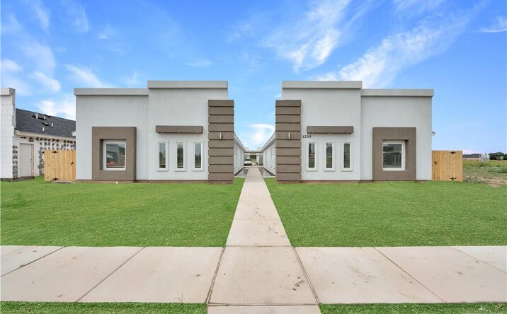 Pictures of Multifamily property located at 1230 Valle Vista Street, Alamo, TX 78589 for sales - image #1