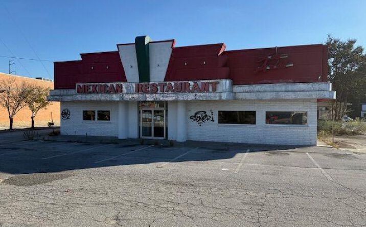 Pictures of Retail property located at 4745 Redan Road, Stone Mountain, GA 30083 for sales - image #1