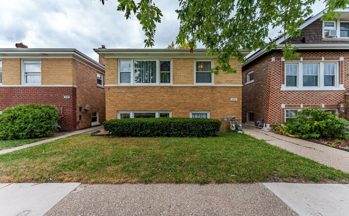 Pictures of Multifamily property located at 2834 Highland Avenue, Berwyn, IL 60402 for sales - image #1