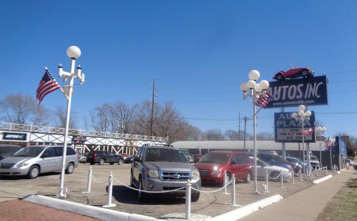 Pictures of Industrial, Office, Retail property located at 930 SW 6th Ave, Topeka, KS 66606 for sales - image #1