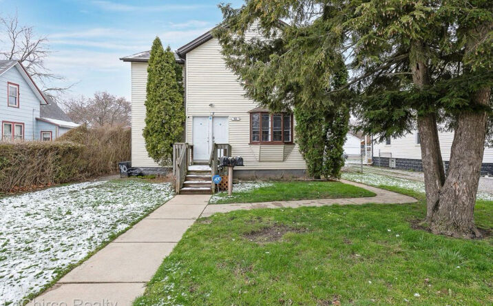 Pictures of Multifamily property located at 40 Ahrens, Mount clemens, MI 48043, 23510 Buckingham, Clinton Township, MI 48036 for sales - image #1