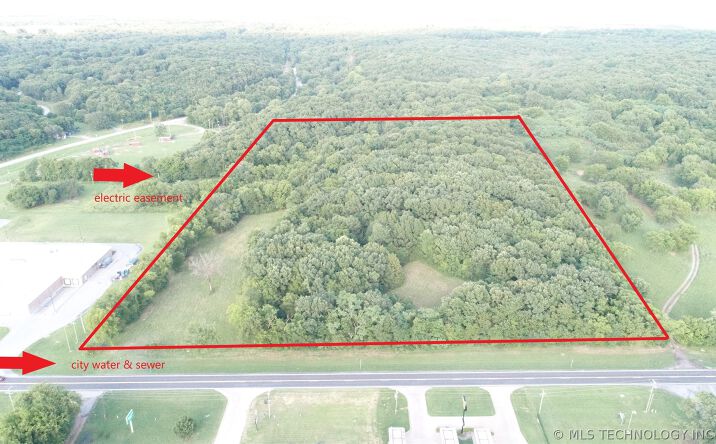 Pictures of Land property located at Hwy 82 S, Locust Grove, OK 74352 for sales - image #1