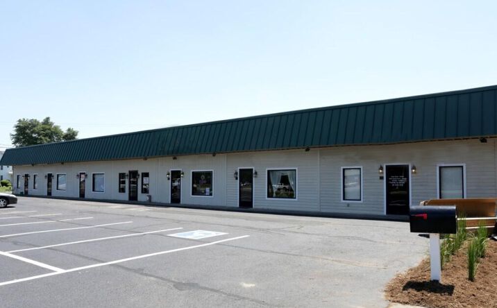 Pictures of Retail property located at 17272 Kings Hwy, Montross, VA 22520 for sales - image #1