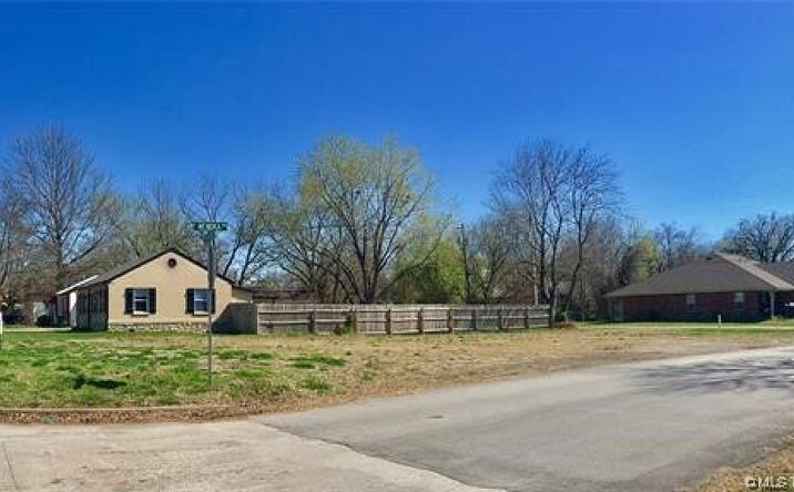 Pictures of Land property located at 401 E Patti Page Boulevard, Claremore, OK 74017 for sales - image #1