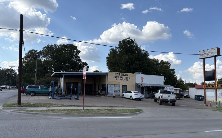 Pictures of Land, Mixed Use property located at 400 Water St, Waxahachie, TX 75165 for sales - image #1