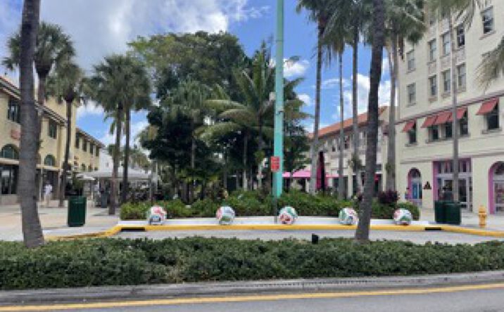 Pictures of Hospitality, Mixed Use, Office, Retail property located at Lincoln Rd, Miami Beach, FL 33139 for sales - image #1