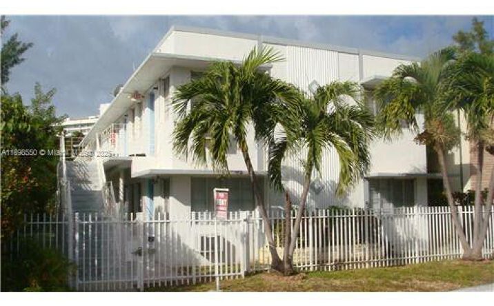 Pictures of Multifamily property located at 7420 Carlyle Ave, Miami Beach, FL 33141 for sales - image #1