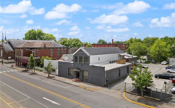 Pictures of Multifamily property located at 1011 Vincennes St, New Albany, IN 47150 for sales - image #1