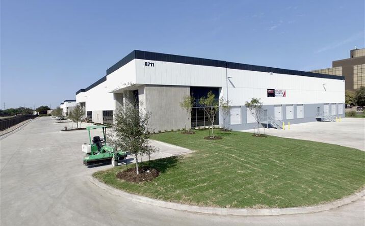 Pictures of Industrial property located at 8711 & 8733 N. Stemmons Frwy., Dallas, TX 75247 for sales - image #1