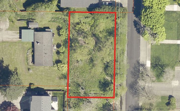 Pictures of Land property located at 11xx 6th Ave SE,, Issaquah, WA 98027 for sales - image #1