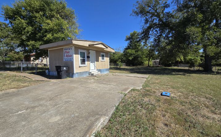 Pictures of Retail property located at 211 S 10th St, Temple, TX 76501 for sales - image #1