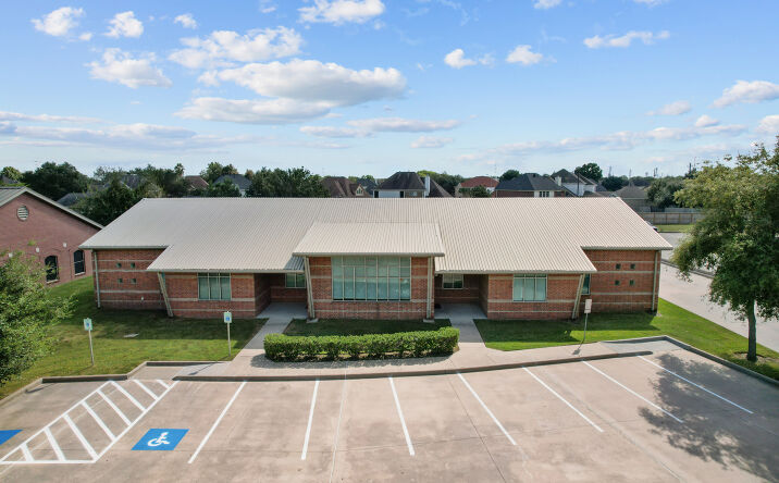 Pictures of Office property located at 2717 W Baker Rd, Baytown, TX 77521 for sales - image #1
