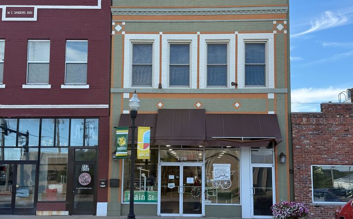 Pictures of Mixed Use, Multifamily, Retail property located at 120 S Main St, Joplin, MO 64801 for sales - image #1