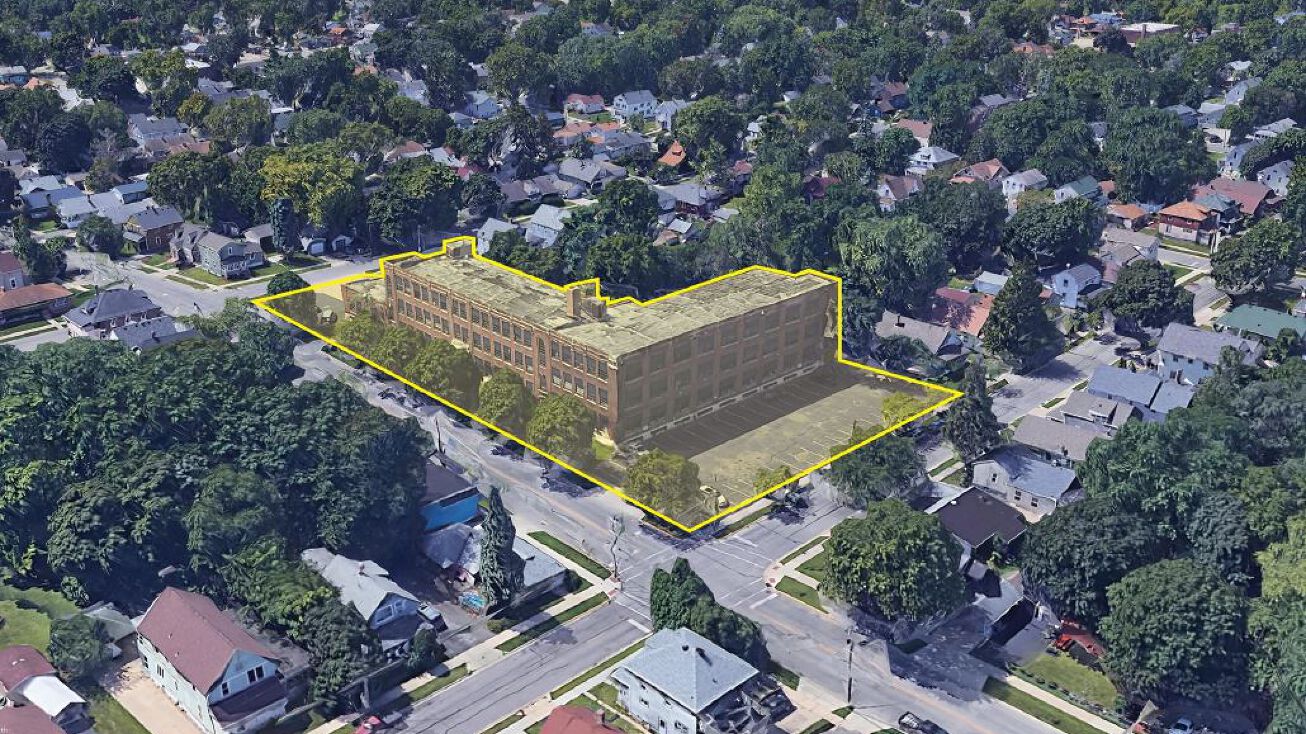 325 S Union St, Aurora, IL 60505