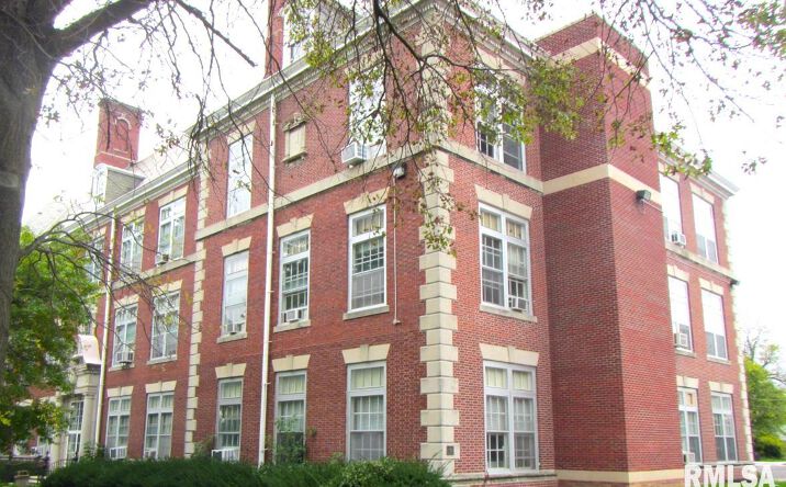 Pictures of Industrial, Office property located at 225 S CLAY Avenue, Jacksonville, IL 62650 for sales - image #1