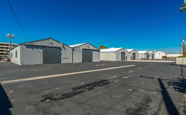 Pictures of Industrial property located at 10950 Vulcan St., South Gate, CA 90280 for sales - image #1