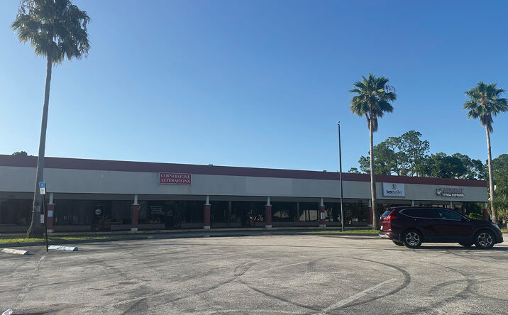 Pictures of Retail property located at 1440 W International Speedway Blvd, Daytona Beach, FL 32114 for sales - image #1