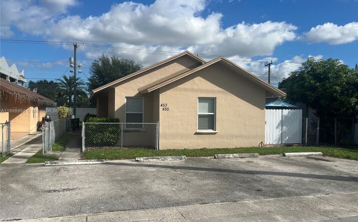 Pictures of Multifamily property located at 453 E 13th St, Hialeah, FL 33010 for sales - image #1