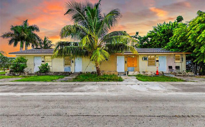 Pictures of Multifamily property located at 1478 NW 2nd Ave, Florida City, FL 33034 for sales - image #1