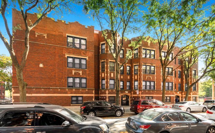 Pictures of Multifamily property located at 7003 S Oglesby Ave, Chicago, IL 60649 for sales - image #1