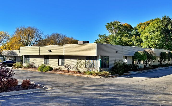 Pictures of Office property located at 415 S Mulford Rd, Rockford, IL 61108 for sales - image #1