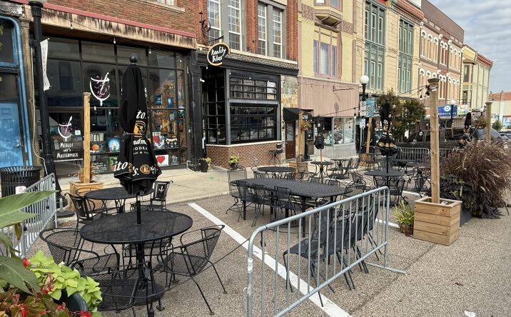 Pictures of Retail property located at 414 N Main St, Bloomington, IL 61701 for sales - image #1